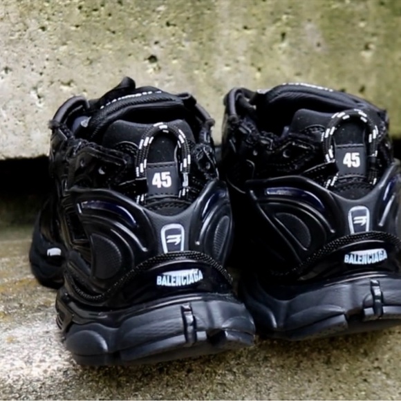 Balenciaga Runner - Picture 13 of 16